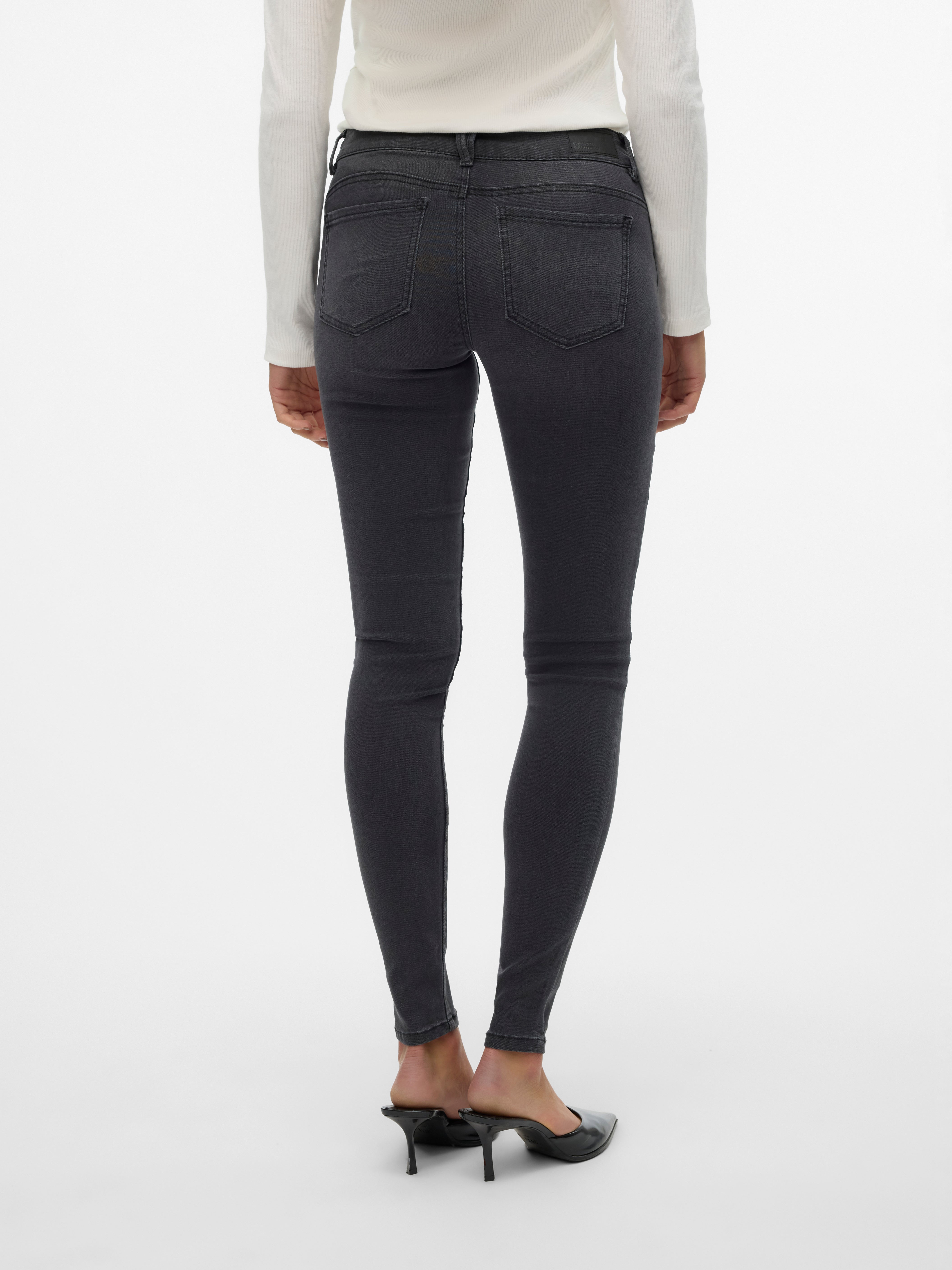 VMSYLVIA Niedrige Taille Skinny Fit Jeans
