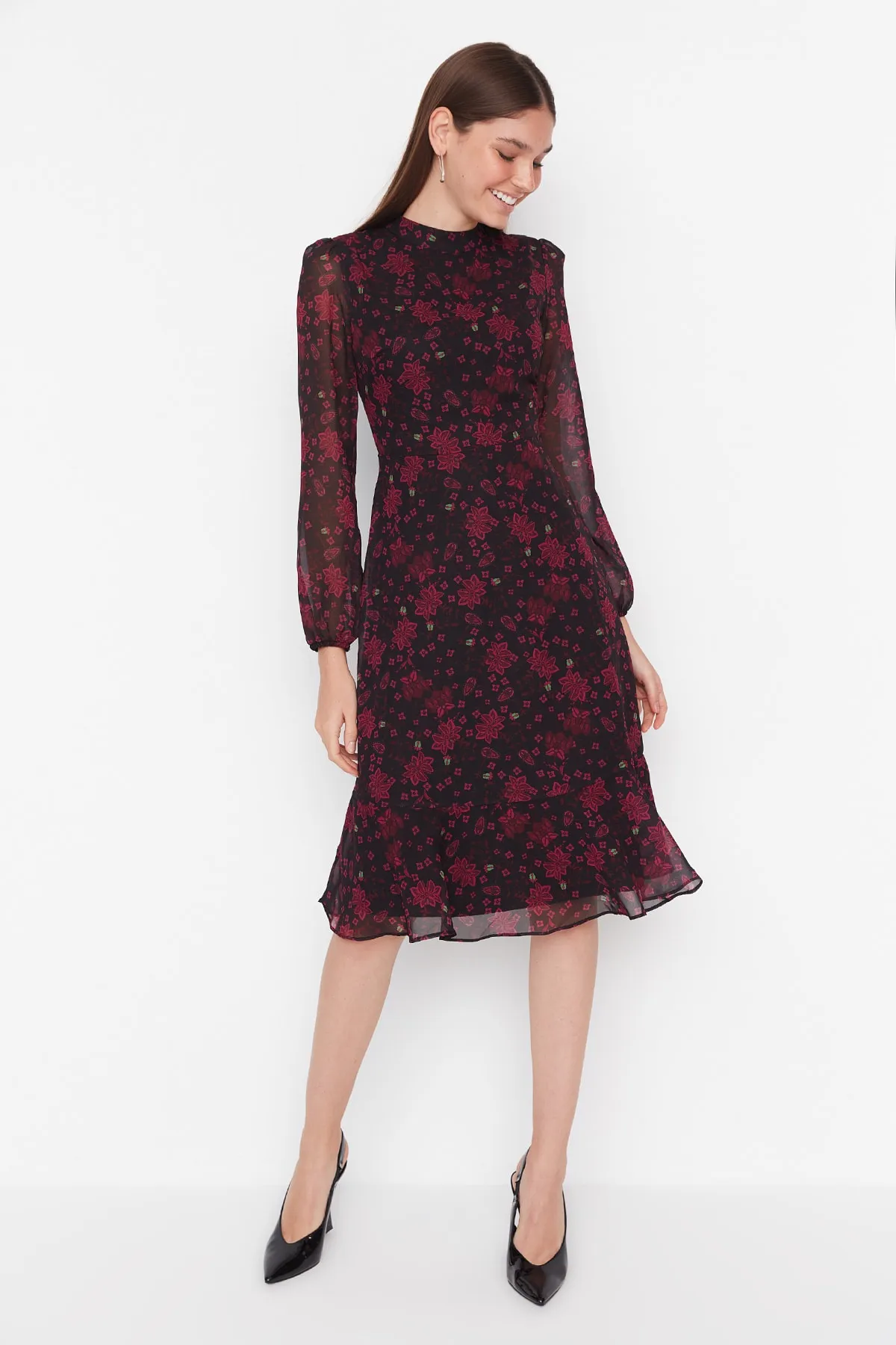 Trendyol Collection  Rosafarbenes, geblümtes A-Linien-Kleid aus Chiffon mit Stehkragen und Midi-Futter TWOAW20EL1313