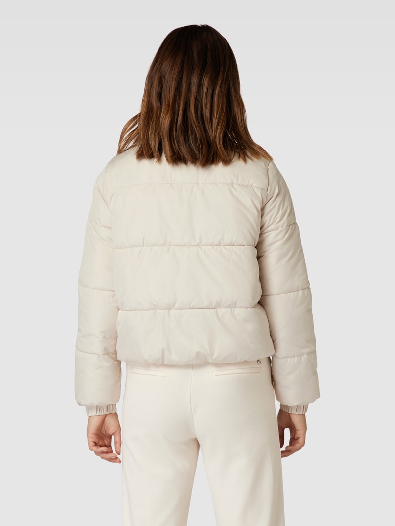Steppjacke in verkürzter Passform Modell 'LUCY' in offwhite