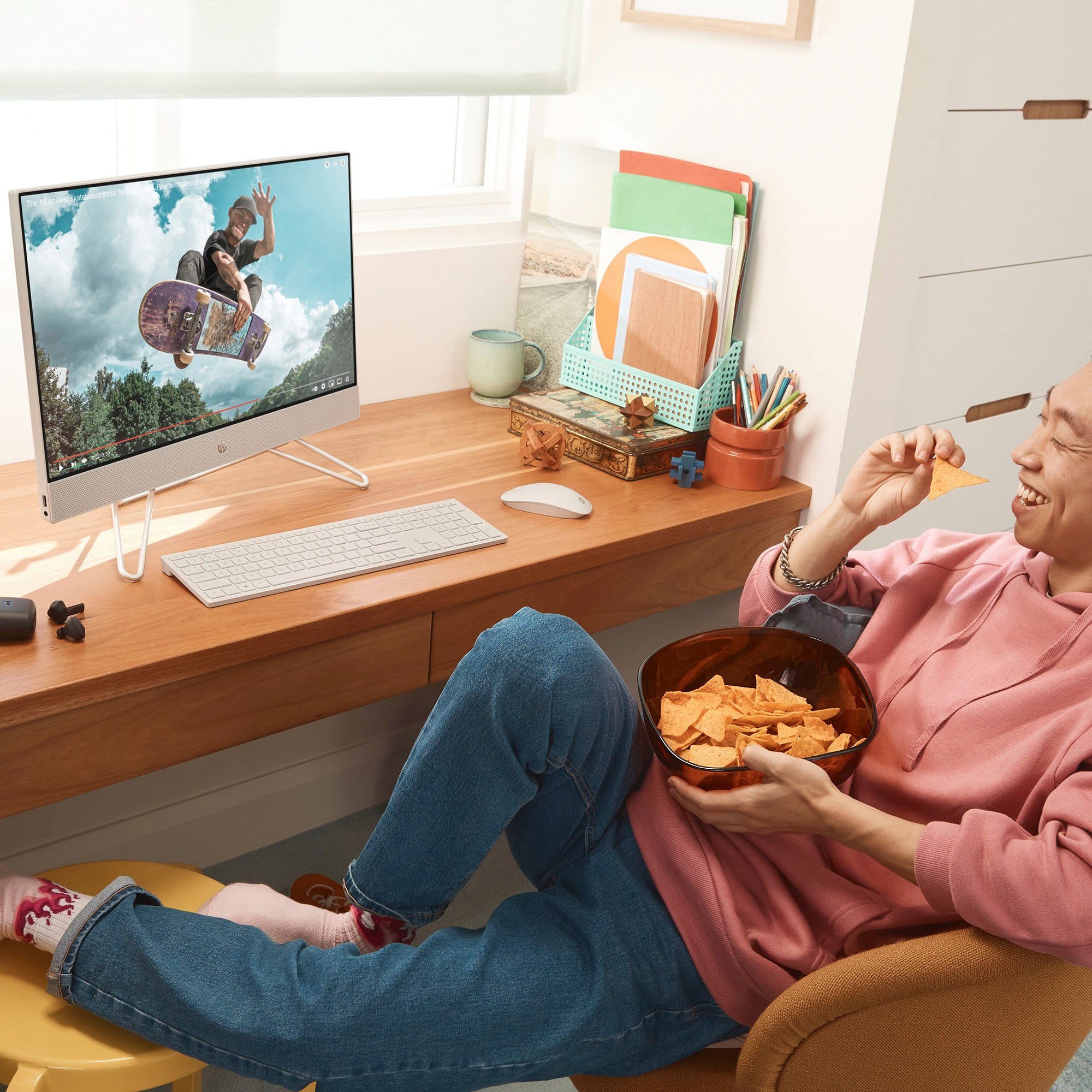 HP 24-cb1211ng All-in-One PC (23,8 Zoll, Intel Core i7 1255U, Iris® Xe, 16 GB RAM, 512 GB SSD)