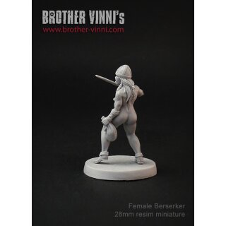 Female Berserker with Wine (28 mm)