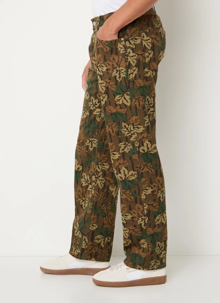 Pantaloni Obey Hardwork cu imprimeu de camuflaj
