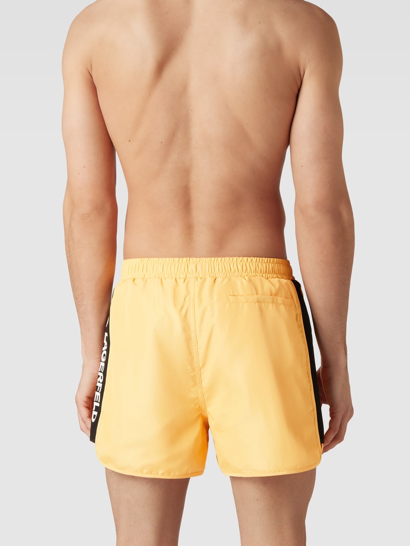 Badehose mit Logo-Print in gelb