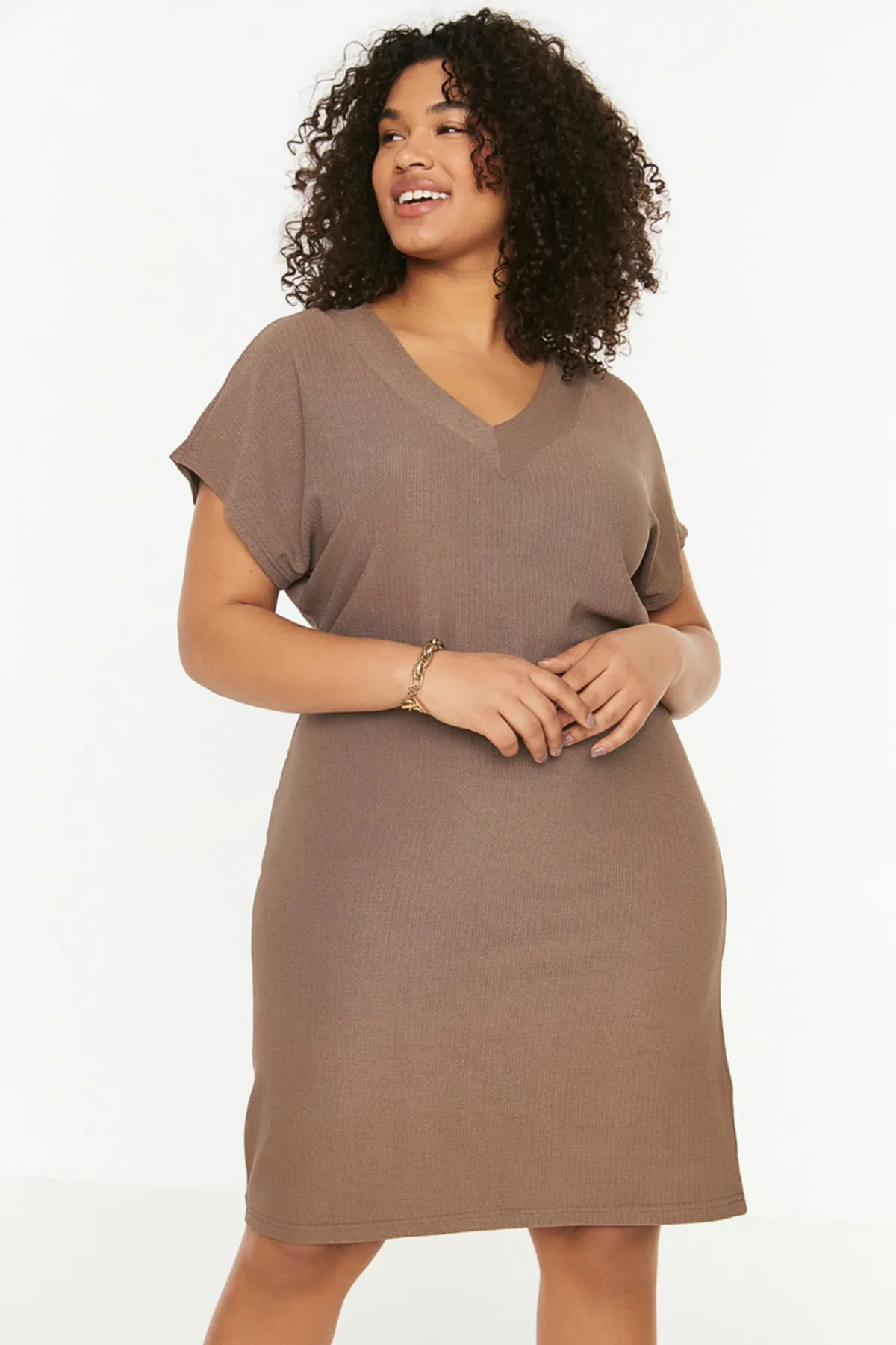 Trendyol Curve  Nerzfarbenes, gerade geschnittenes Strickkleid TBSSS22EL2365