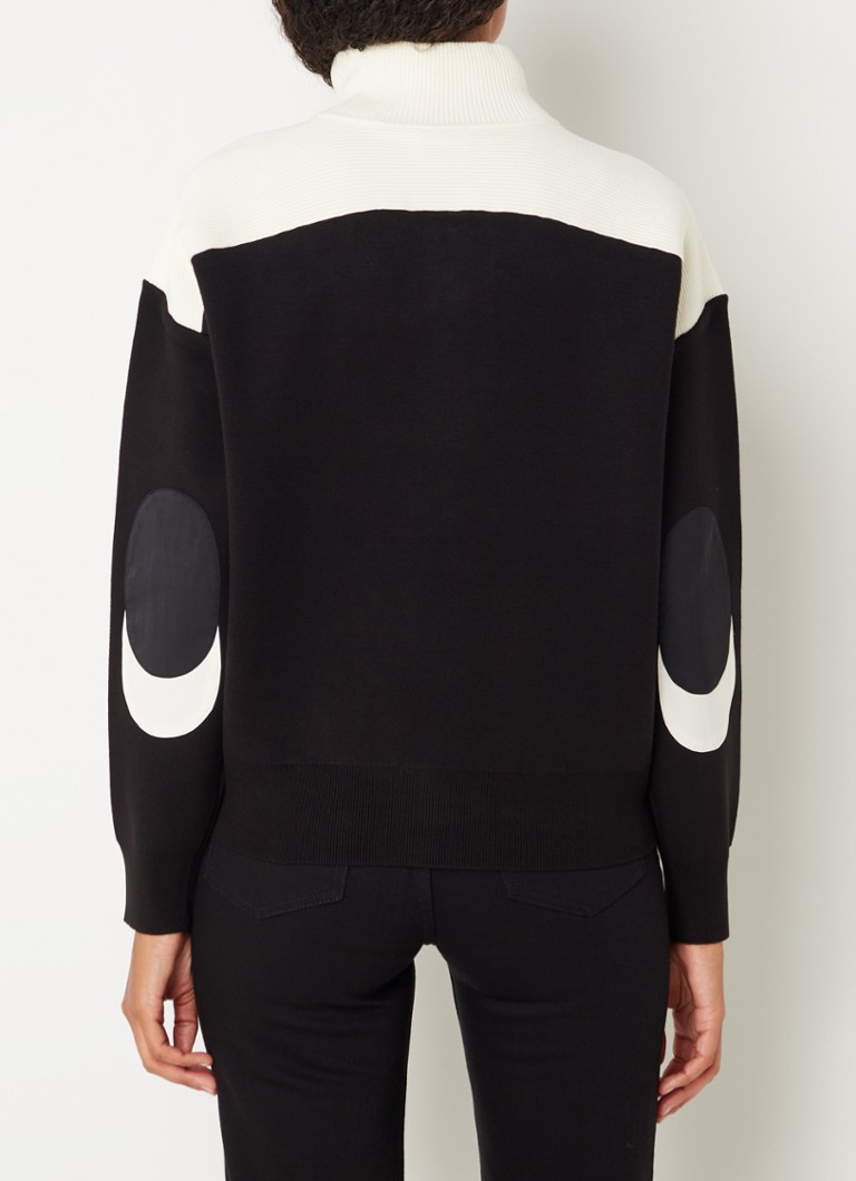 Puloverul minimalist tricotat fin de Claudie Pierlot are o închidere cu fermoar pe jumătate și logo brodat.