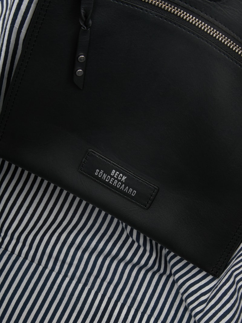 Hobo Bag aus Leder in dunkelgrau