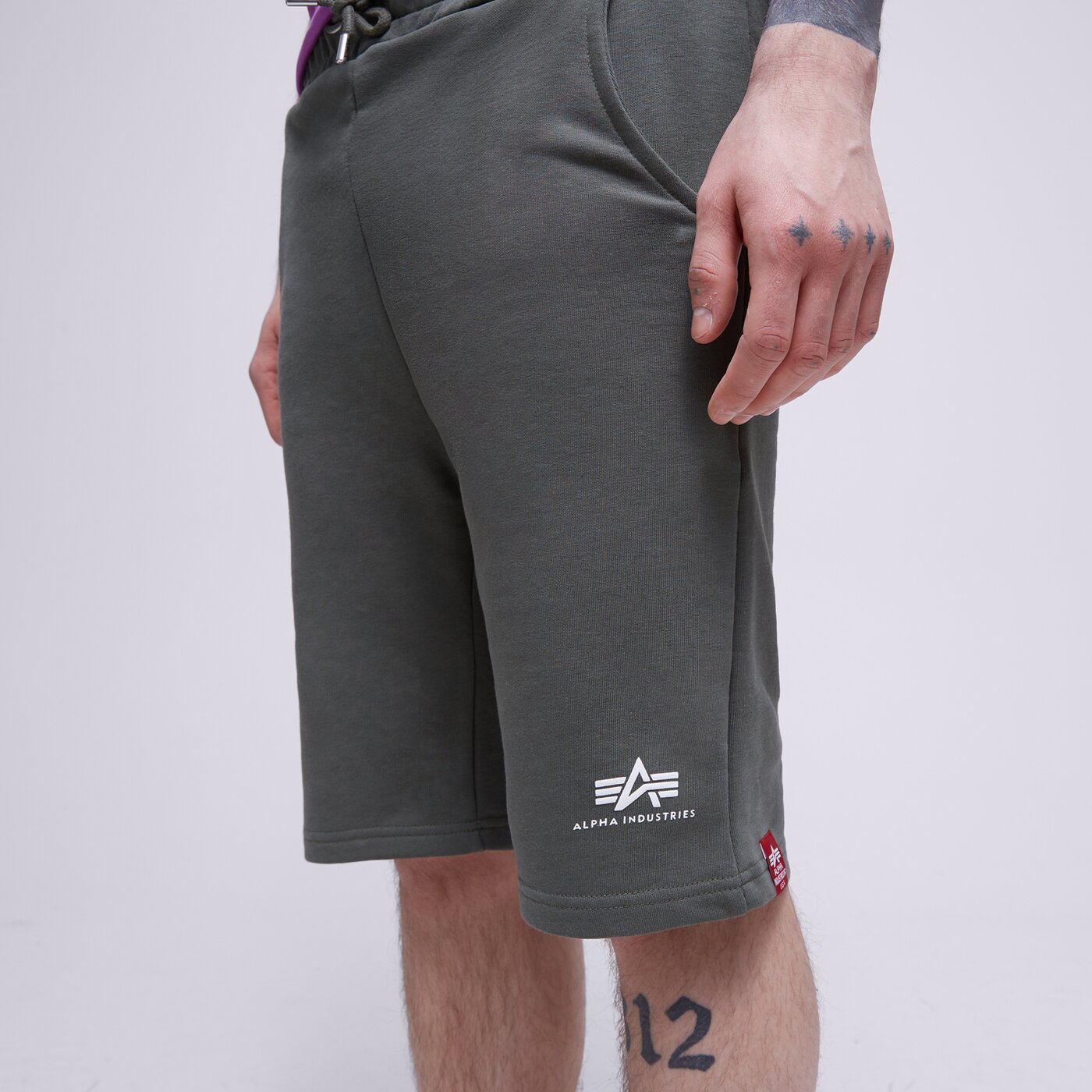 ALPHA INDUSTRIES SHORTS BASIC SL Grau