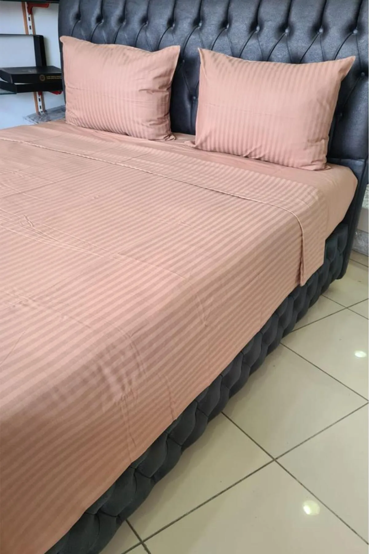 Çeyiz Diyarı  Satin-Elegantes Dobby-Doppelbettbezug-Set in Braun