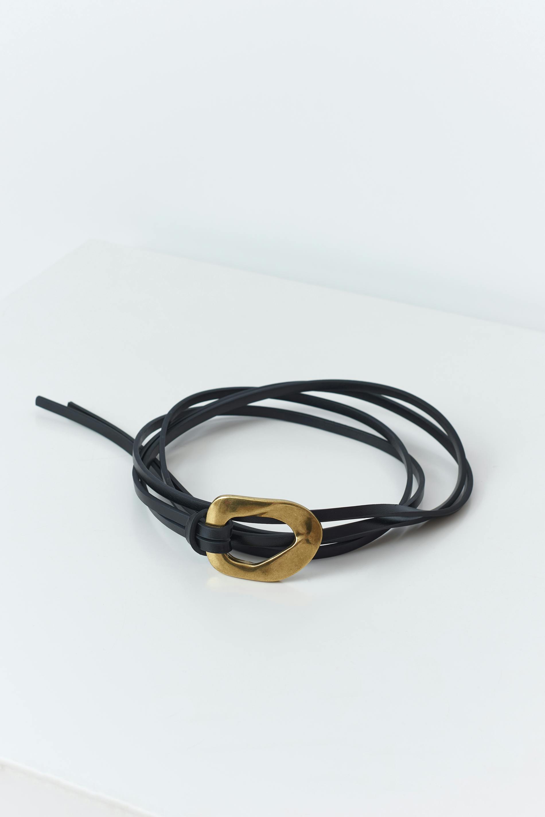 Two strap tie belt