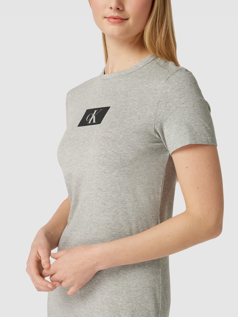 Nachthemd mit Label-Print in hellgrau meliert