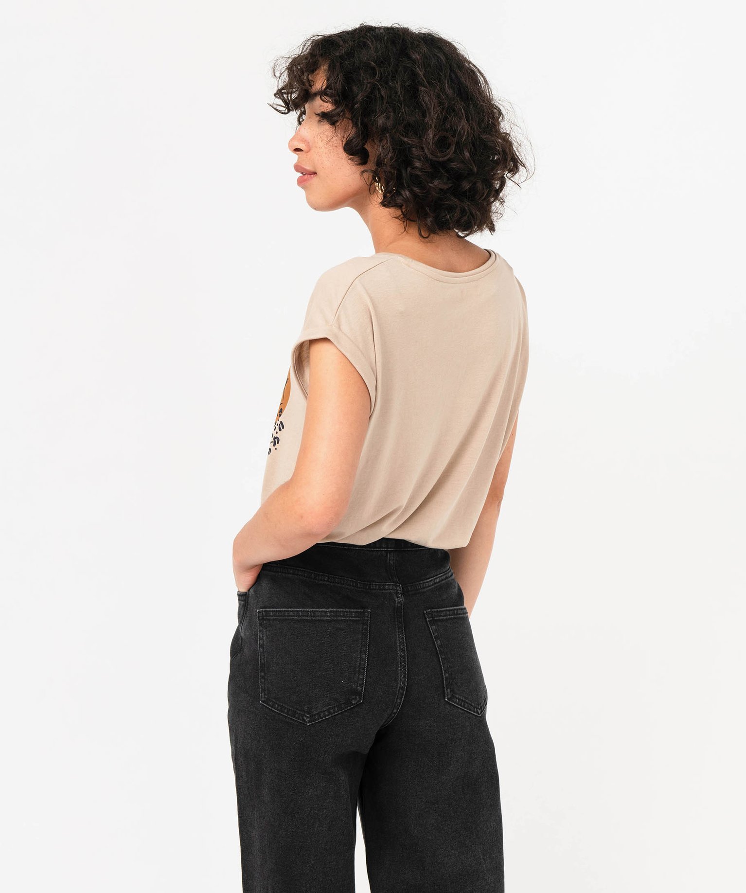 Tee-shirt à manches courtes avec motif fleuri femme beige | GEMO