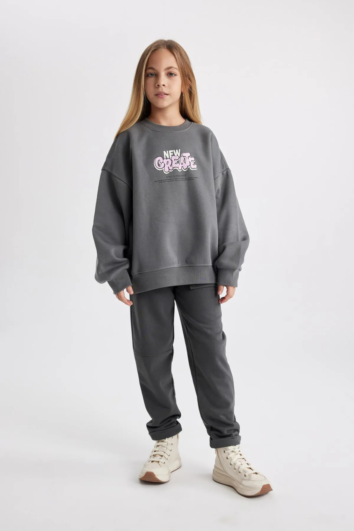 DeFacto  Dickes Mädchen-Sweatshirt in Oversize-Passform mit Rundhalsausschnitt und weicher, pelziger Innenseite