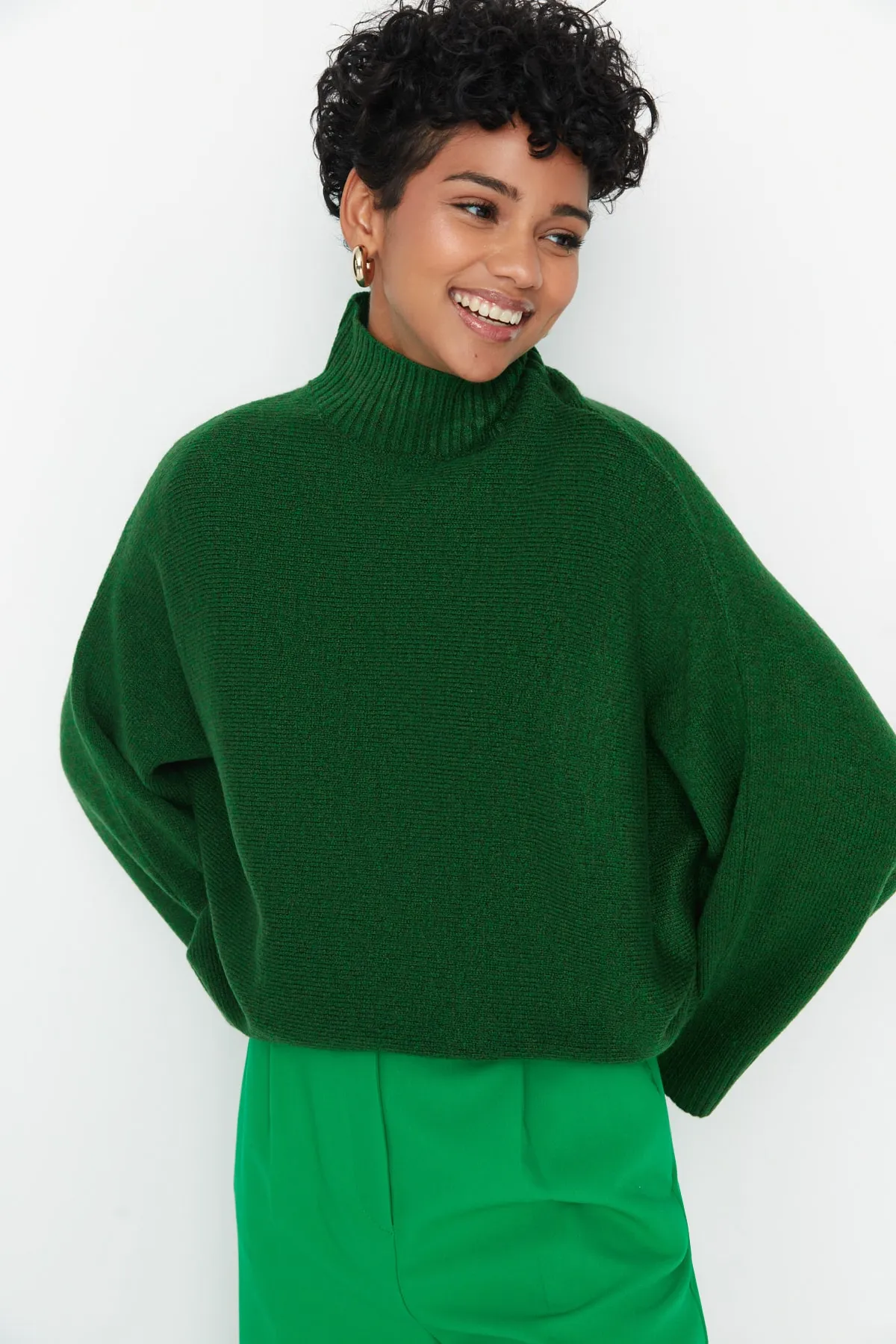 Trendyol Collection  Grüner, weich strukturierter Strickpullover mit weiter Passform TWOAW20KZ1059