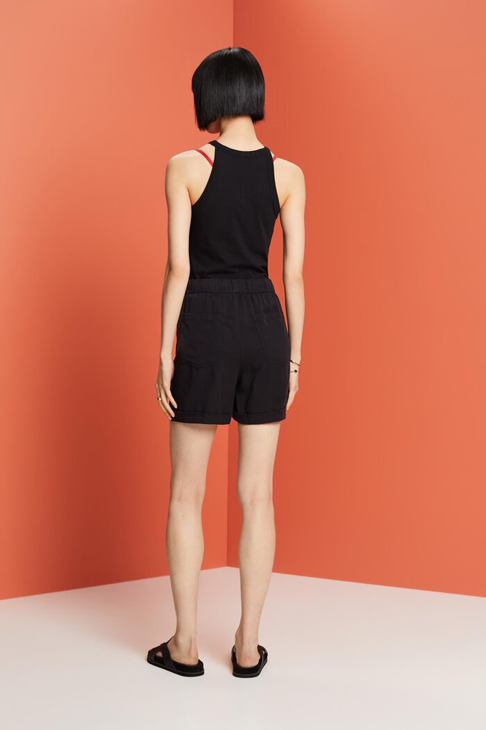 Shorts aus TENCEL™ mit Bindegürtel