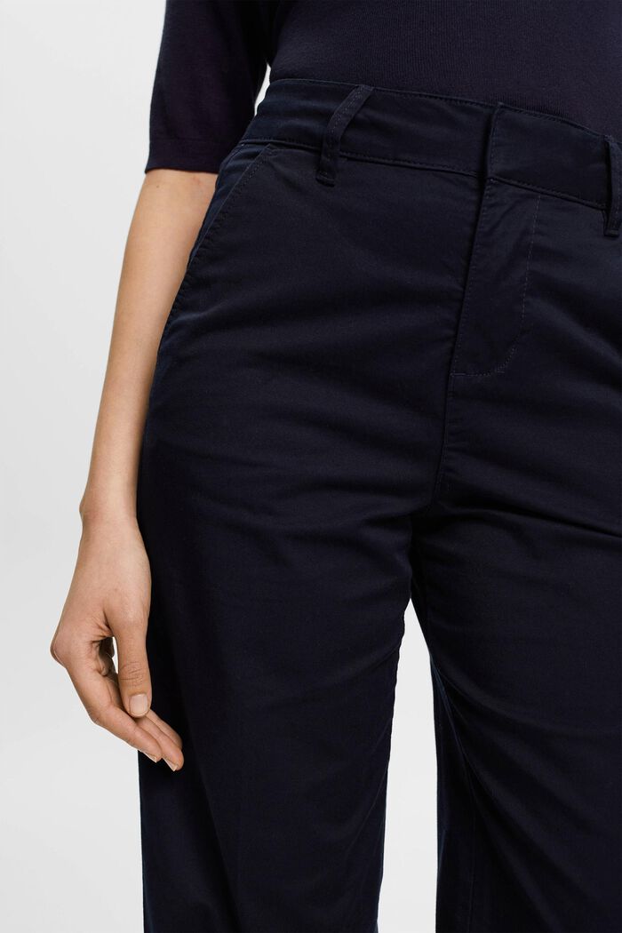 High-Rise-Chino mit geradem Bein