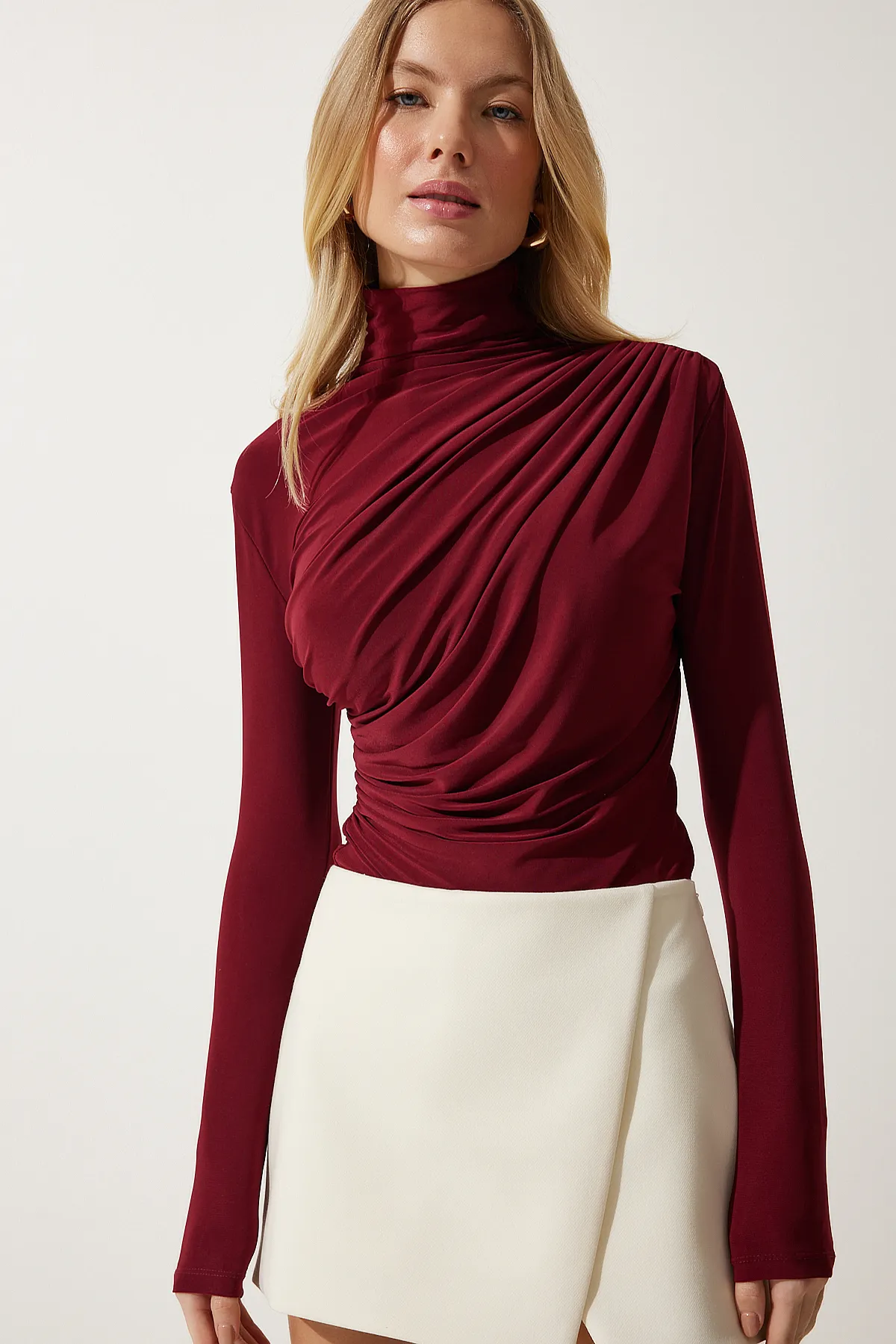 Happiness İstanbul  Burgunderrote Sandy Bluse mit Stehkragen und Kordelzug für Damen FF00135