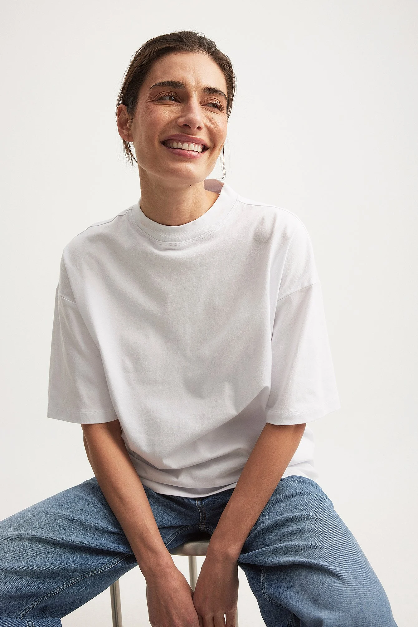 Oversize-T-Shirt mit versetzter Schulter