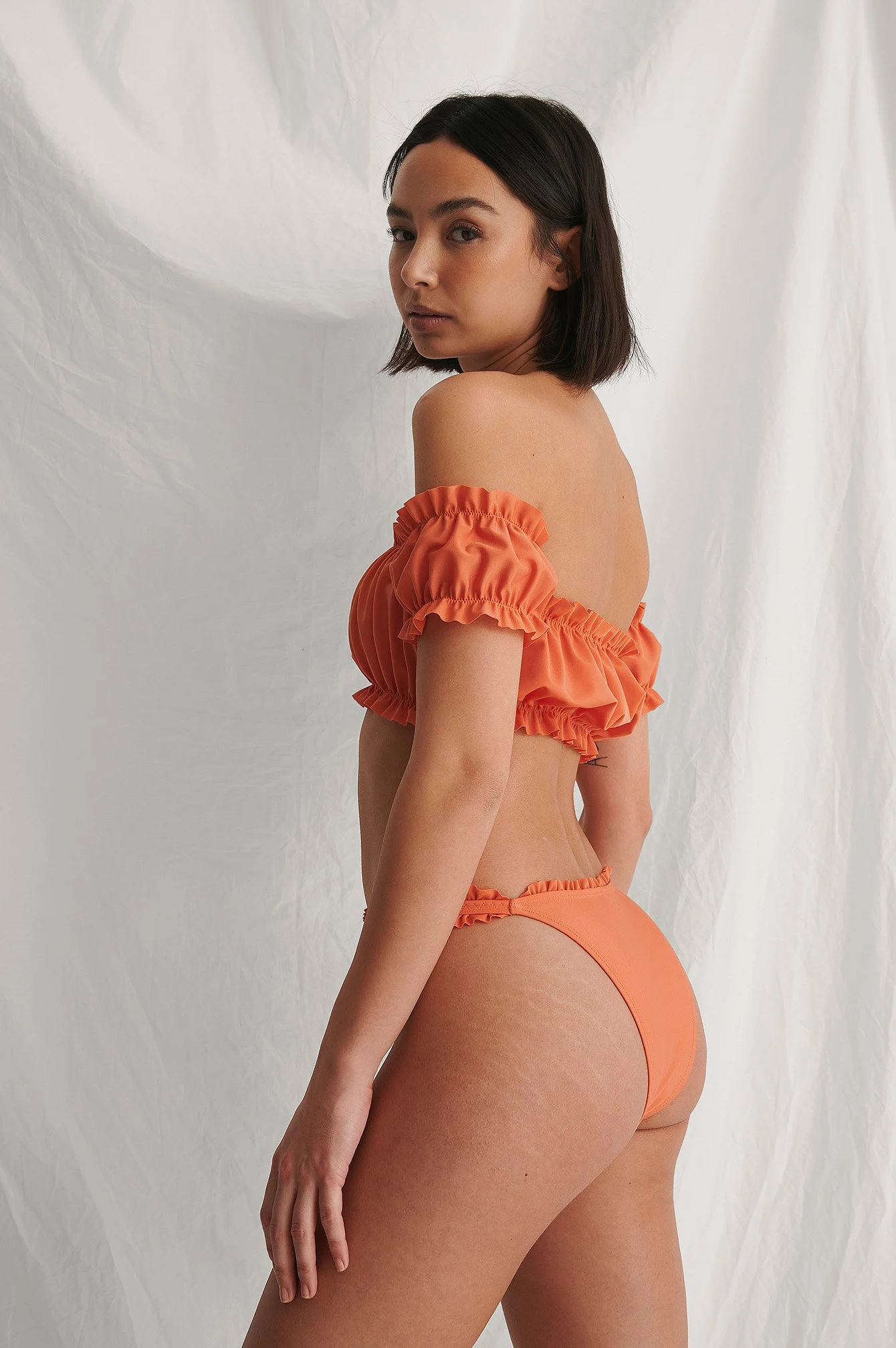 Gerüschtes schulterfreies Bikini-Top