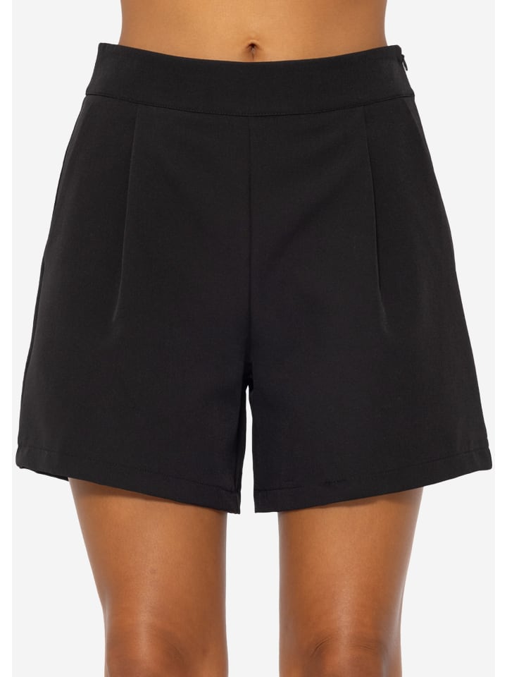 SASSYCLASSY Shorts mit Bundfalten in Schwarz günstig kaufen