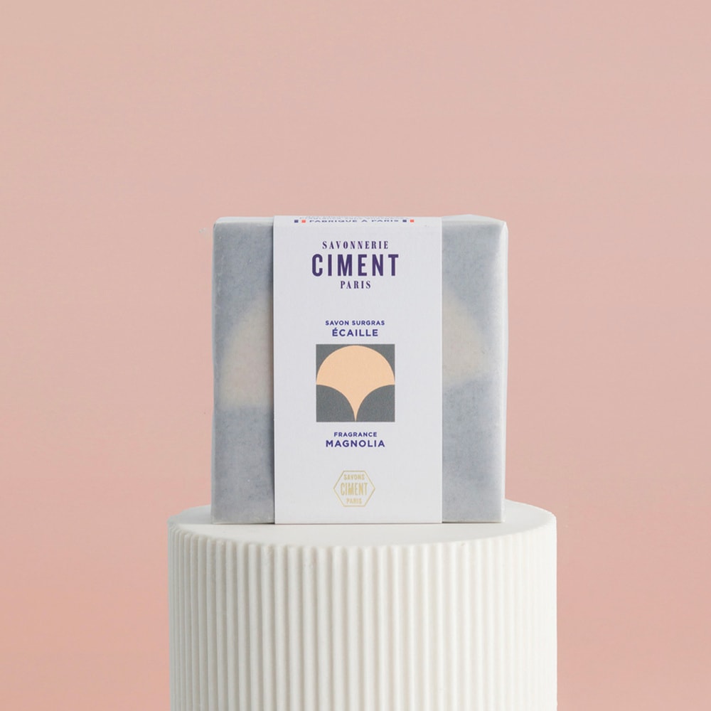 ciment ÉCAILLE Savon surgras corps motif Ecaille - Fragrance Magnolia Savon solide 100g