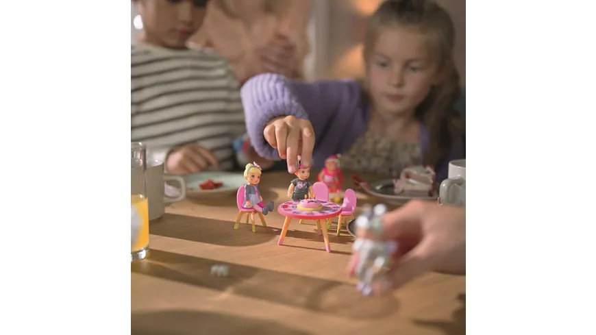 BABY born Minis - Playset Happy Birthday, 7 cm große Puppe Lea mit Tisch, Kuchen, Torte und Stühlen