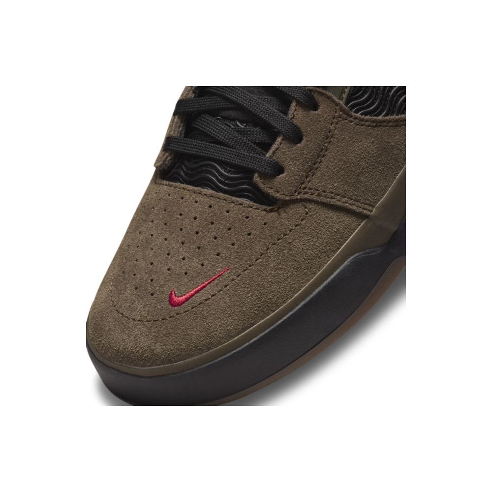 Nike Ishod Wair SB DC7232-300 / grün