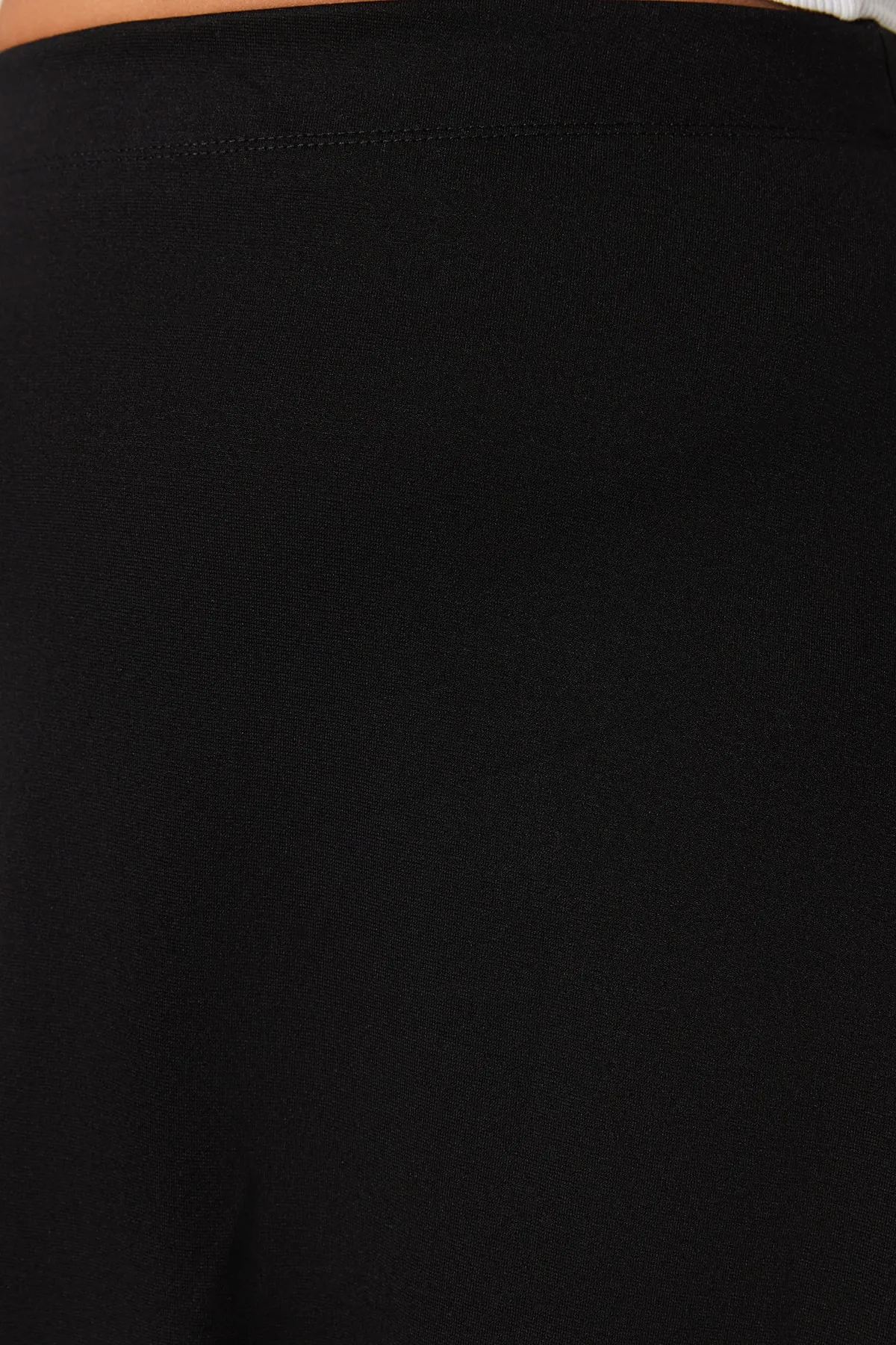 Trendyol Curve  Schwarzer Strickrock mit elastischem Bund TBSSS23AZ00042