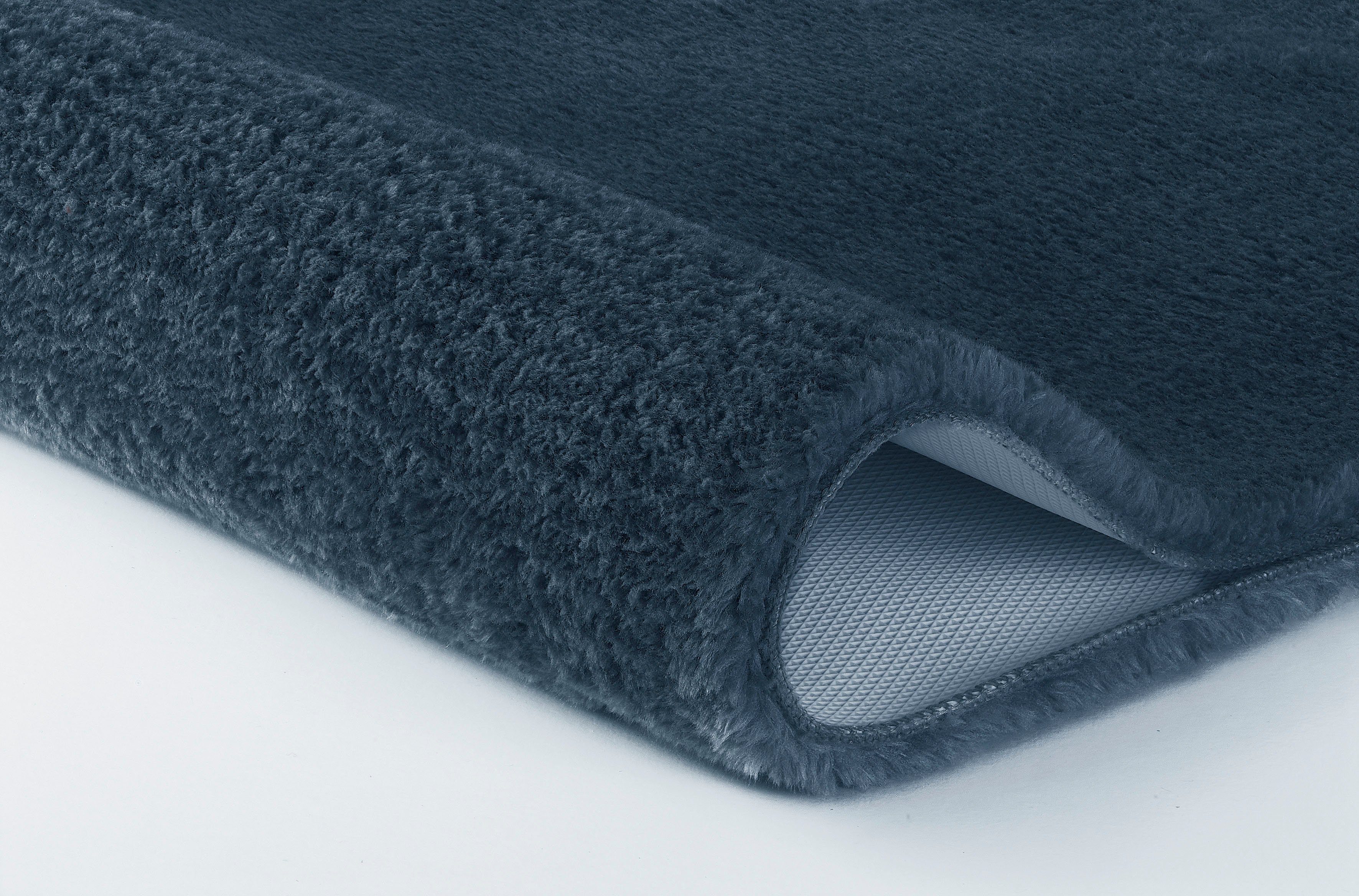 Badematte Cecil Kleine Wolke, Höhe 15 mm, rutschhemmend beschichtet, fußbodenheizungsgeeignet, schnell trocknend, Polyester, rechteckig, Badteppich, Uni Farben
