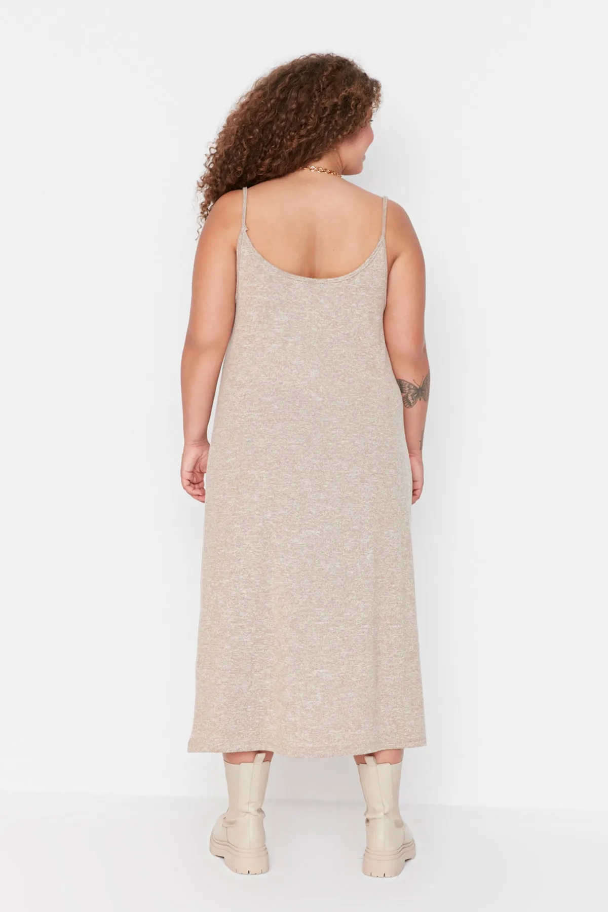 Trendyol Curve  Beigefarbenes, weiches Cardigan-Kleid-Strick-2-teiliges Set TBBAW23AH00004