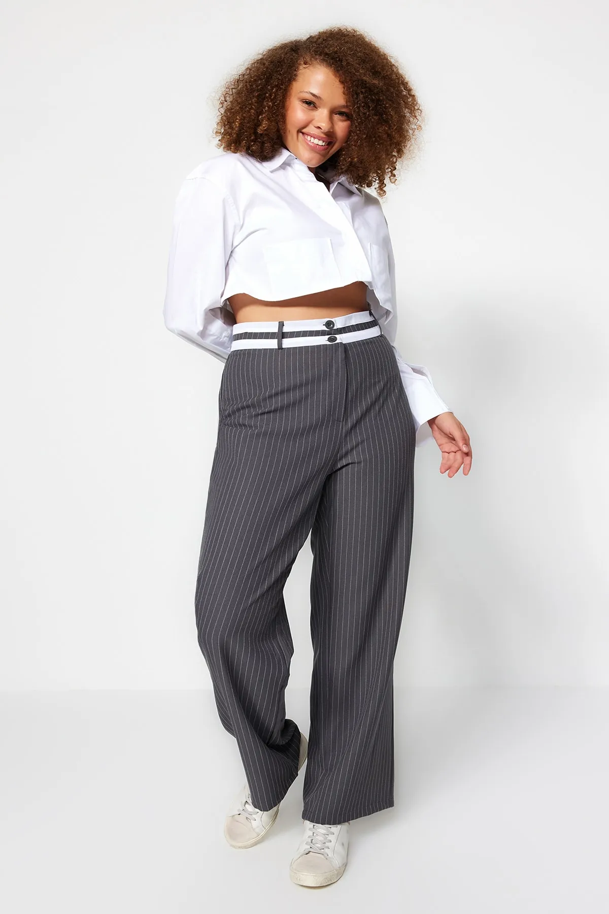 Trendyol Curve  Anthrazitfarbene, gestreifte Webhose TBBSS23AR00032