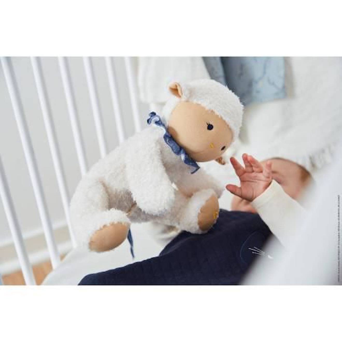 PELUCHE MOUTON À SONS APAISANTS