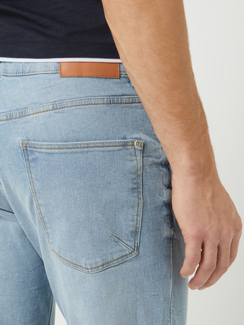Slim Fit Jeans mit Stretch-Anteil in hellblau