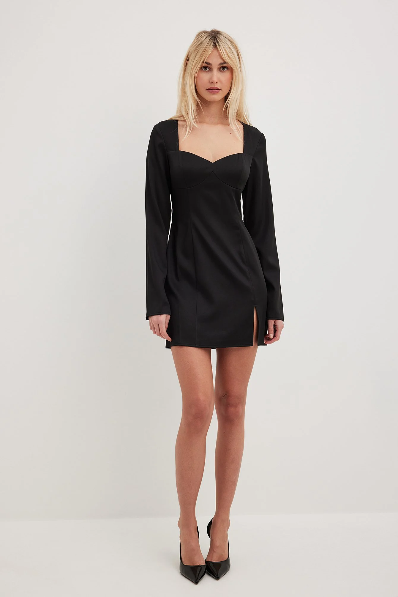 Langärmeliges Minikleid