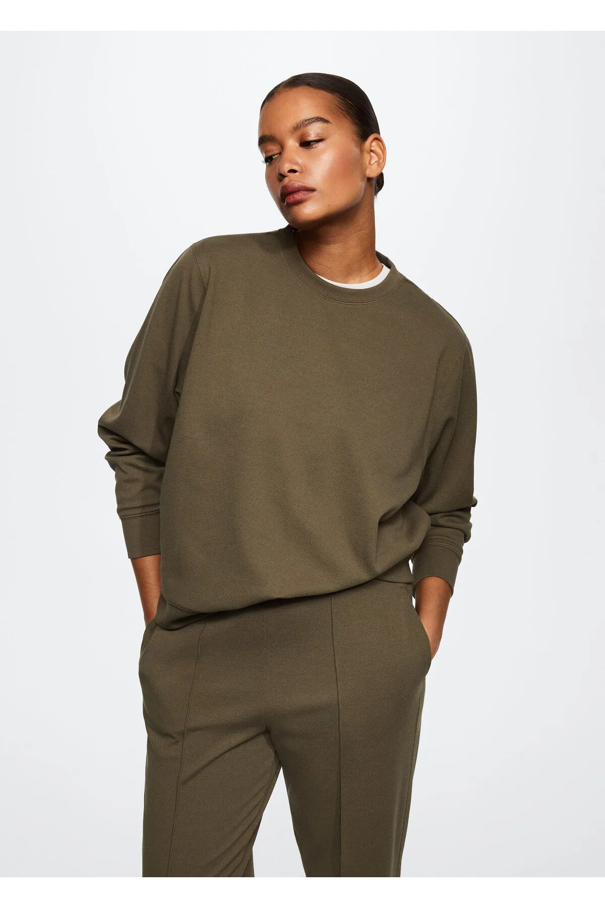 MANGO  Khakifarbene Damenhose 37043841
