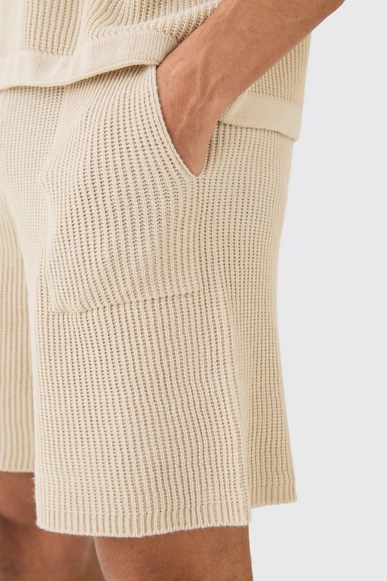 Lockere mittellange gerippte Strick-Shorts