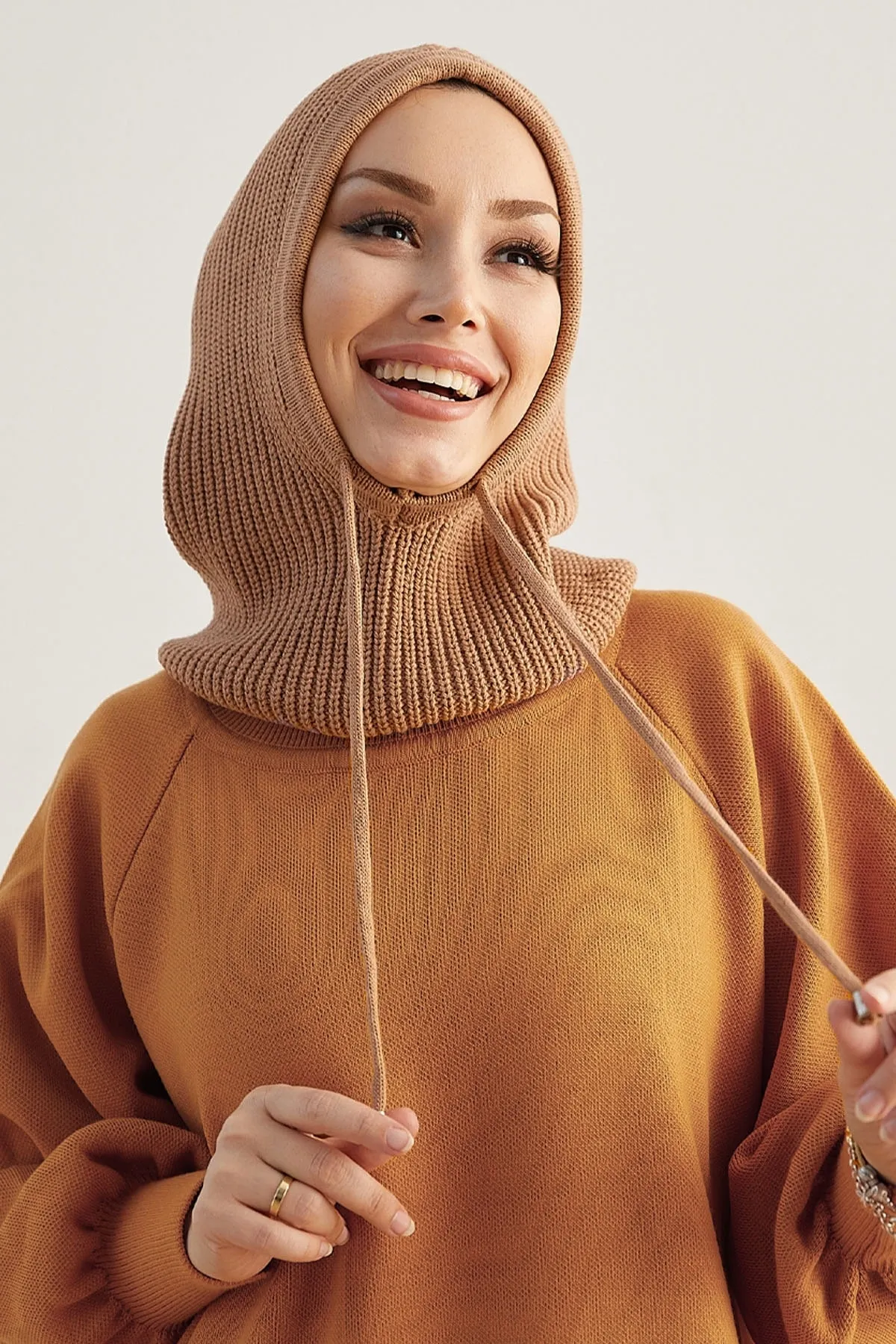 InStyle  Rona Knitwear Balaklava – Kamel