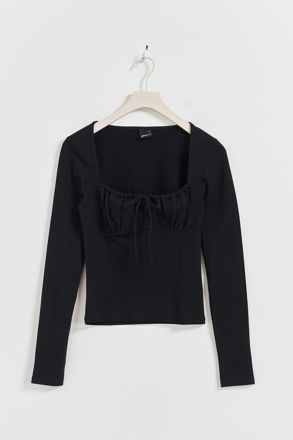 Tie top