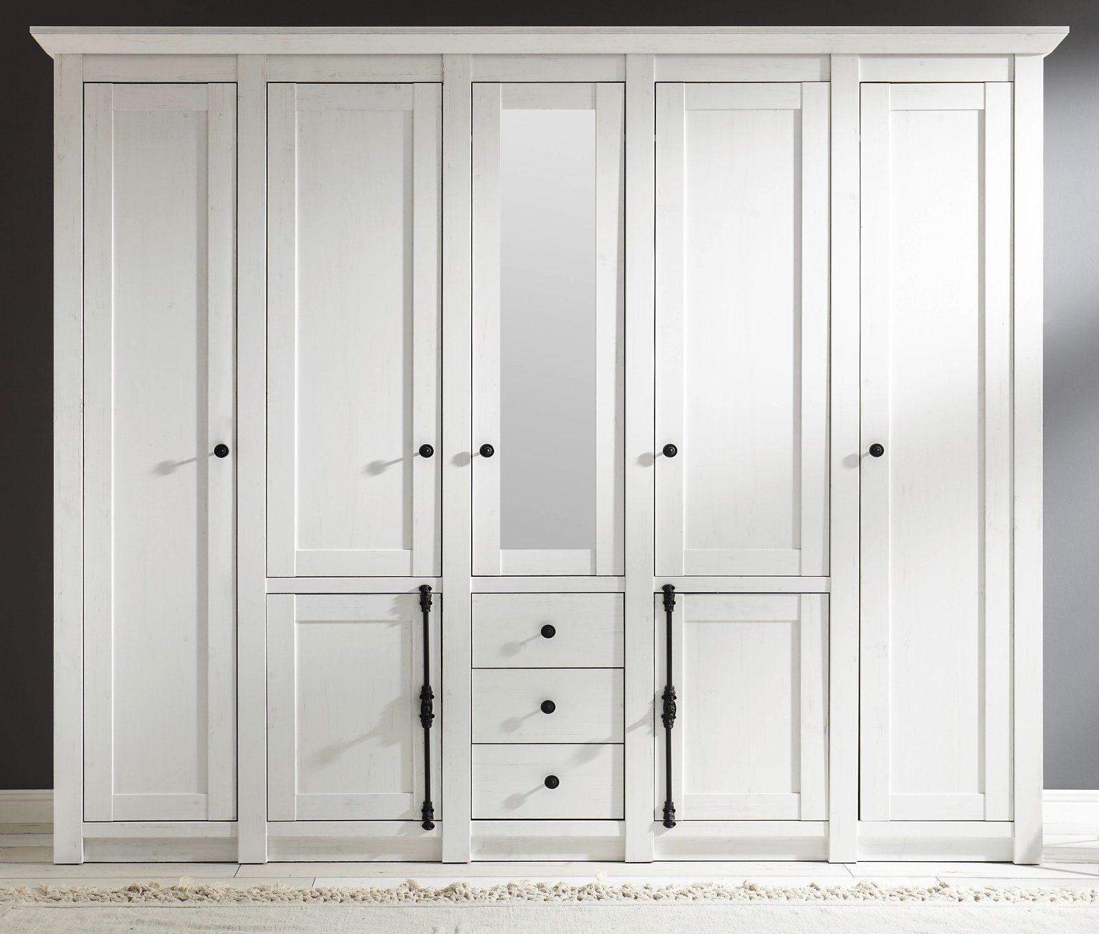 Furn.Design Schlafzimmer-Set Hooge, (in Pinie weiß Landhaus, Komplett-Set 4-teilig), inklusive 7-türiger Kleiderschrank