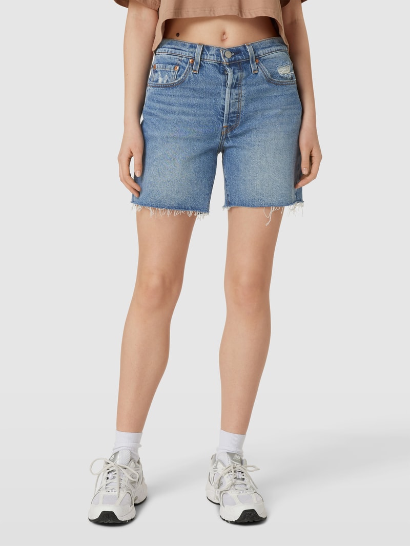 Jeansshorts mit ausgefransten Abschlüssen in jeans