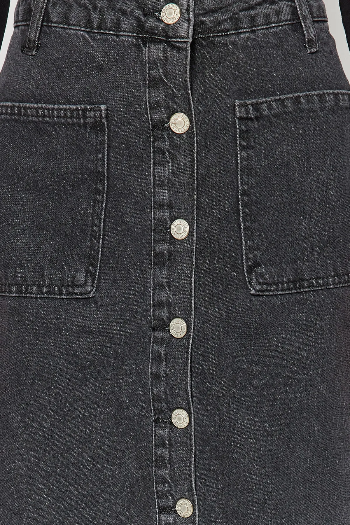 Trendyol Collection  Anthrazitfarbener Denim-Jeansrock mit doppelter Tasche und hoher Taille TCTSS23EE00002