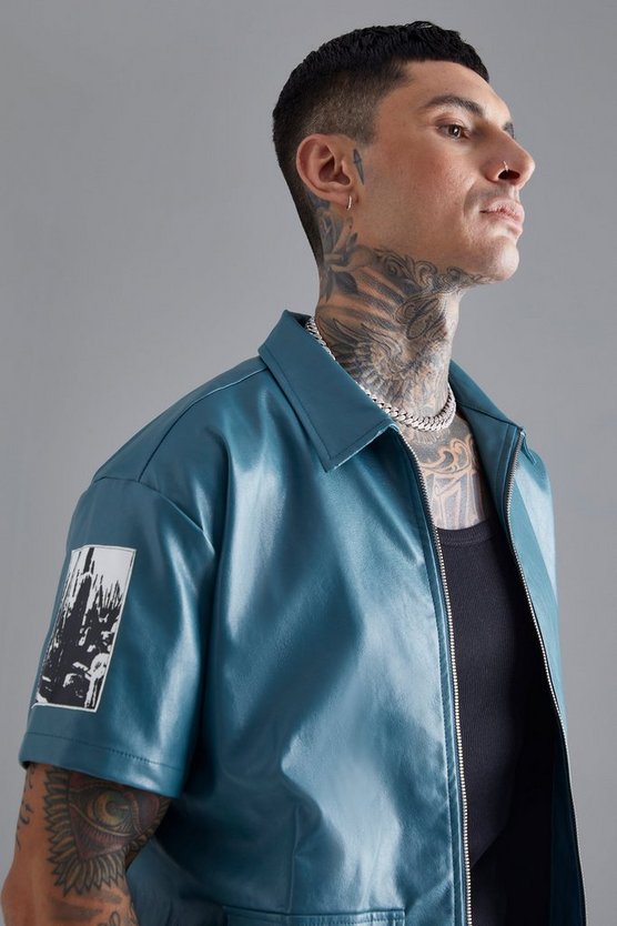 Kurzärmliges kastiges Overshirt mit Print