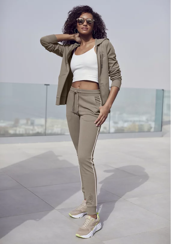 Kapuzensweatjacke