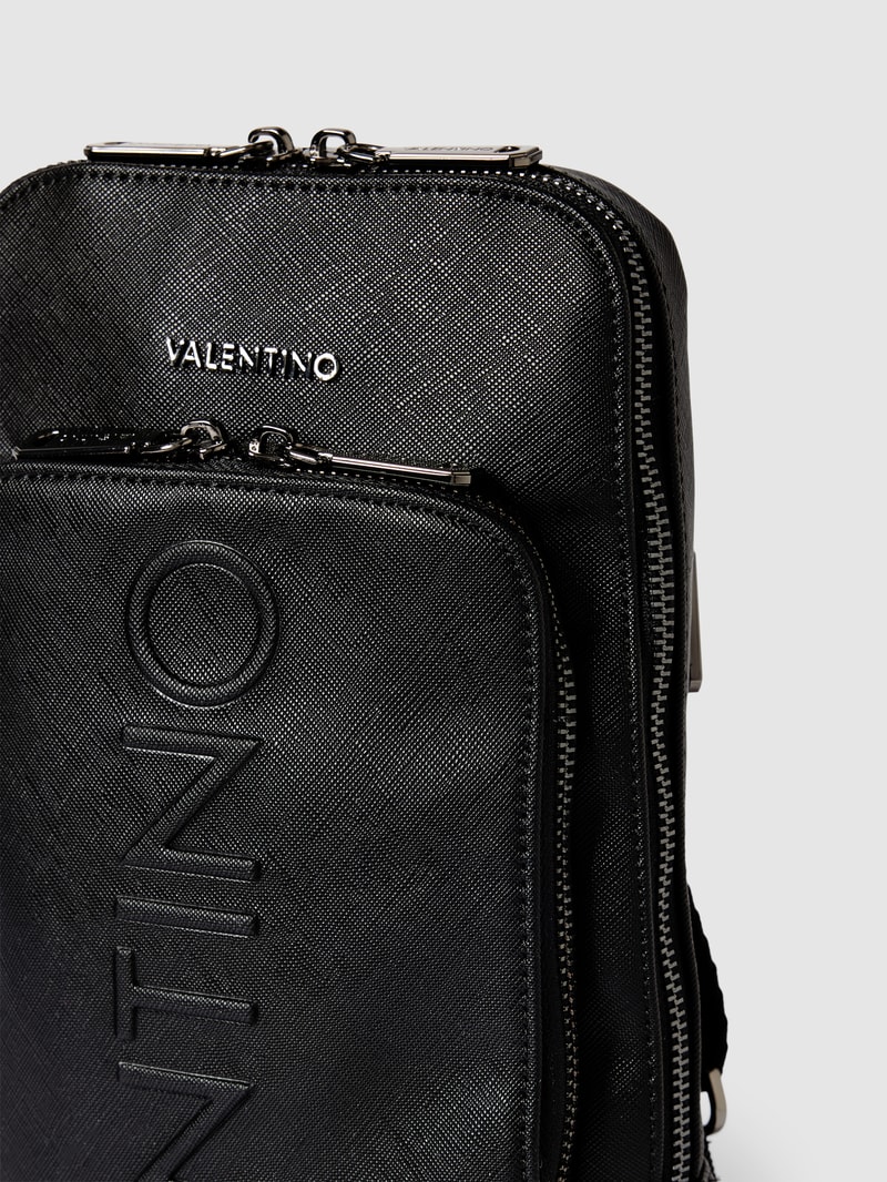 Umhängetasche mit Label-Details Modell 'Spalla' in schwarz