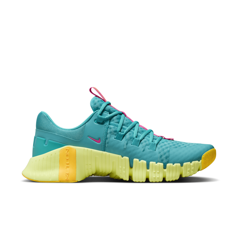 Nike Free Metcon 5 DV3949-302 / grün