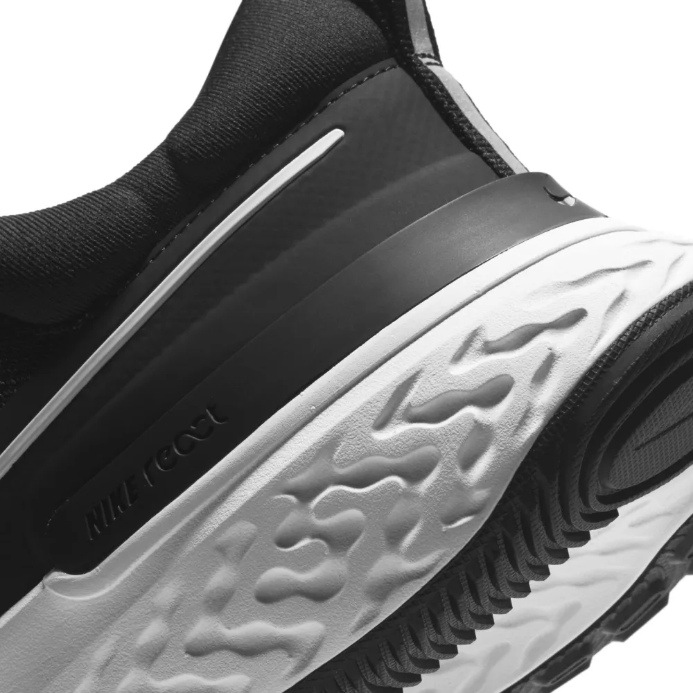 Nike React Miler 2 CW7121-001 / schwarz