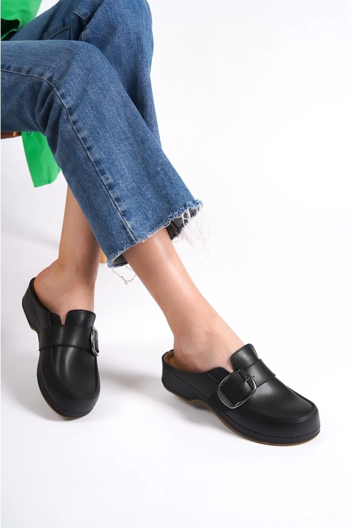 Capone Outfitters  Anatomisch weiche, bequeme Mutterhausschuhe mit Keilabsatz