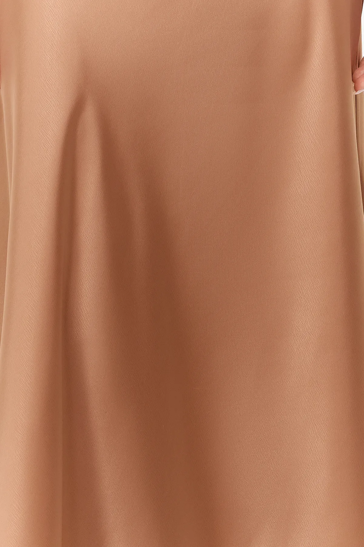 Trendyol Collection  Satinkleid mit braunen Accessoires TPRSS24EL00002