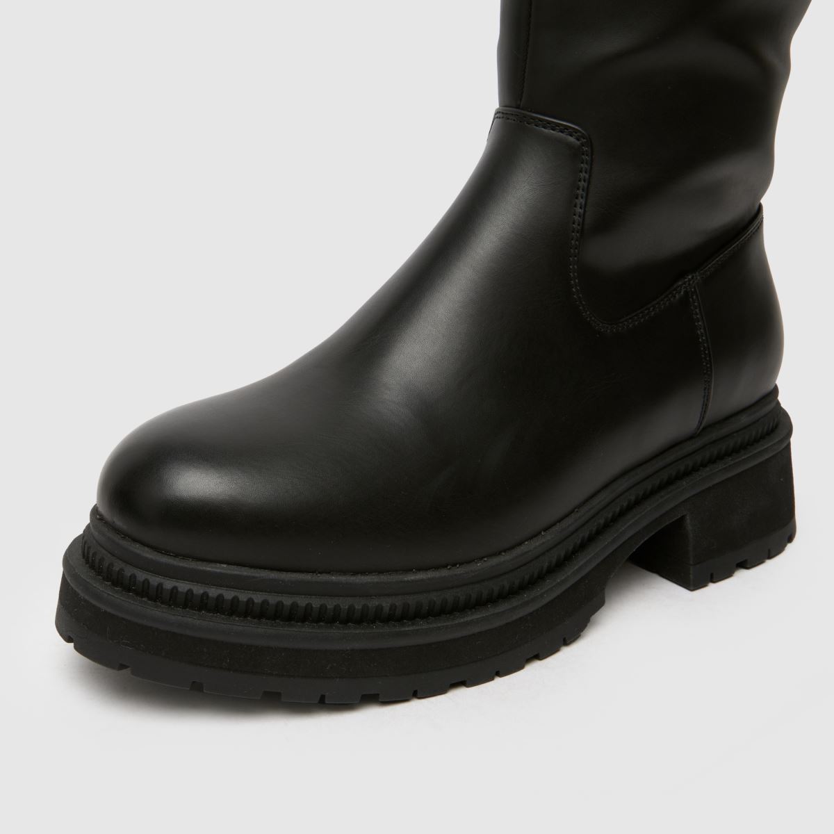 Schuh – Delma – Svarta stövlar med bred passform