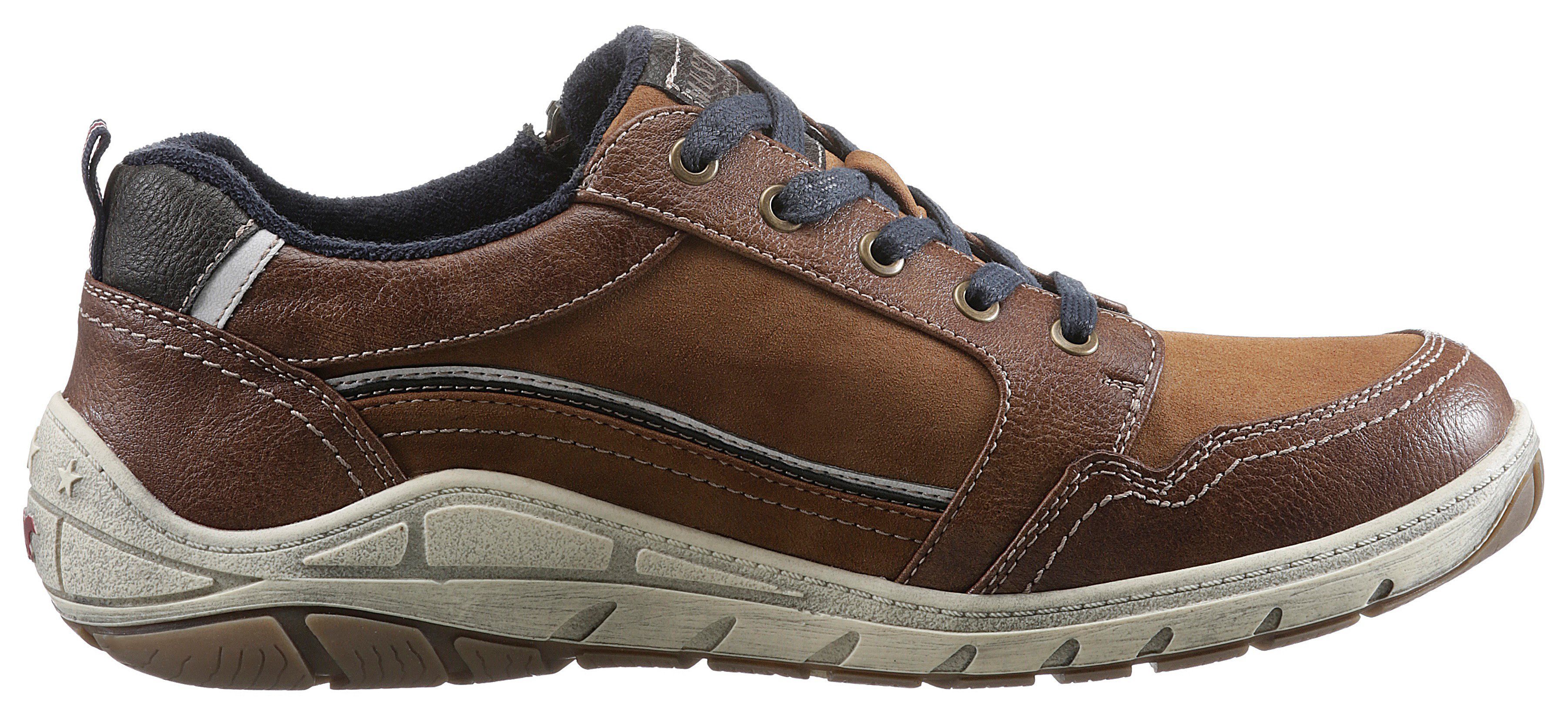 Mustang Shoes Sneaker mit seitlichem Logoschriftzug