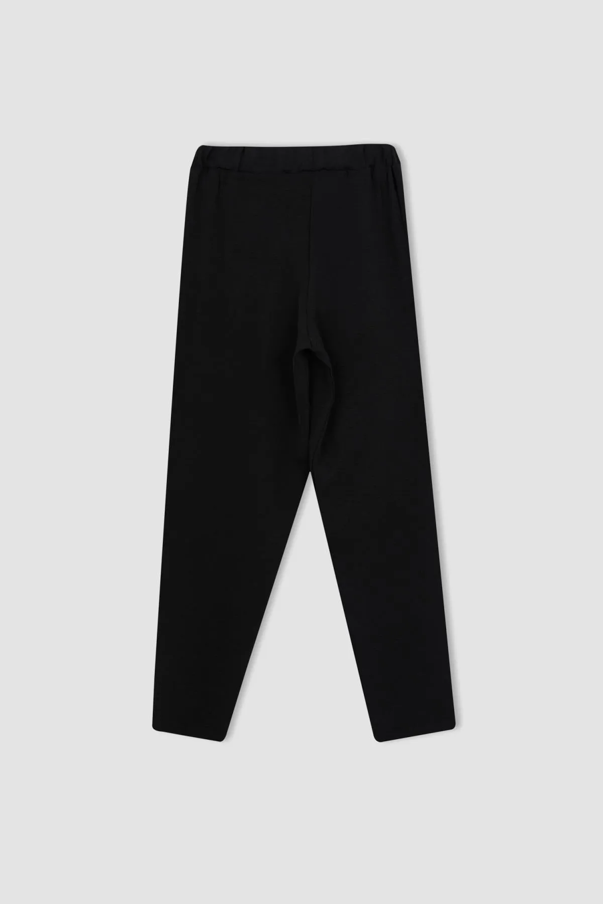 DeFacto  Langärmliges Hemd mit normaler Passform und Hose mit elastischem Bund